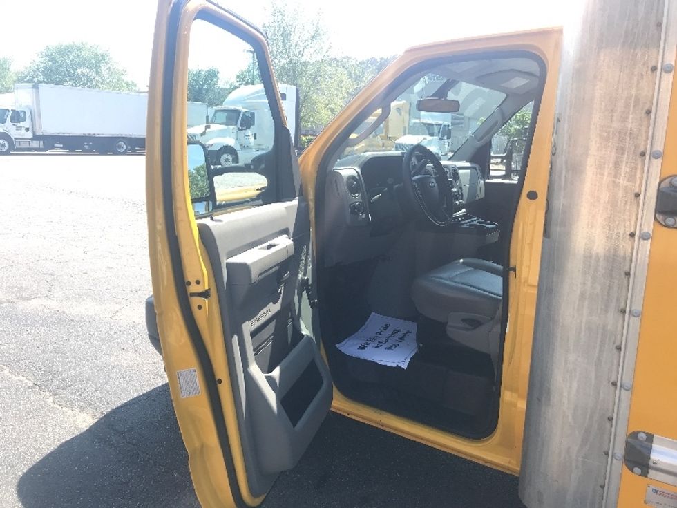 Light Duty Box Truck-Light and Medium Duty Trucks-Ford-2021-E350-Chesapeake-VA-106,040\n\t\tmiles-$ 25,000 - Image 15