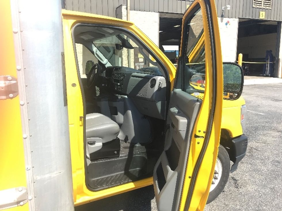 Light Duty Box Truck-Light and Medium Duty Trucks-Ford-2021-E350-Chesapeake-VA-106,040\n\t\tmiles-$ 25,000 - Image 19