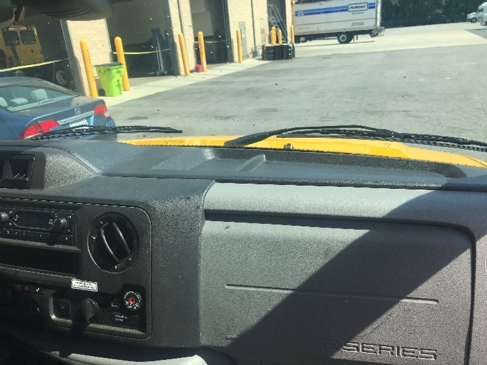 Light Duty Box Truck-Light and Medium Duty Trucks-Ford-2021-E350-Chesapeake-VA-106,040\n\t\tmiles-$ 25,000 - Image 20