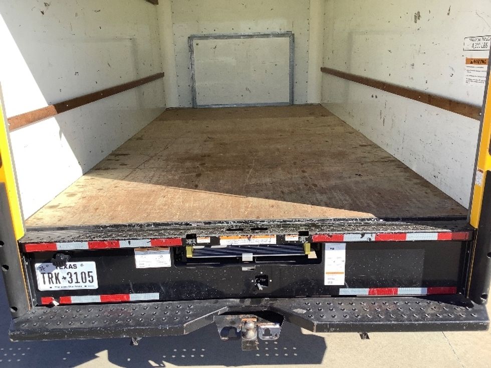 Light Duty Box Truck-Light and Medium Duty Trucks-Ford-2021-E350-Cleveland-TN-85,093\n\t\tmiles-$ 33,500 - Image 10