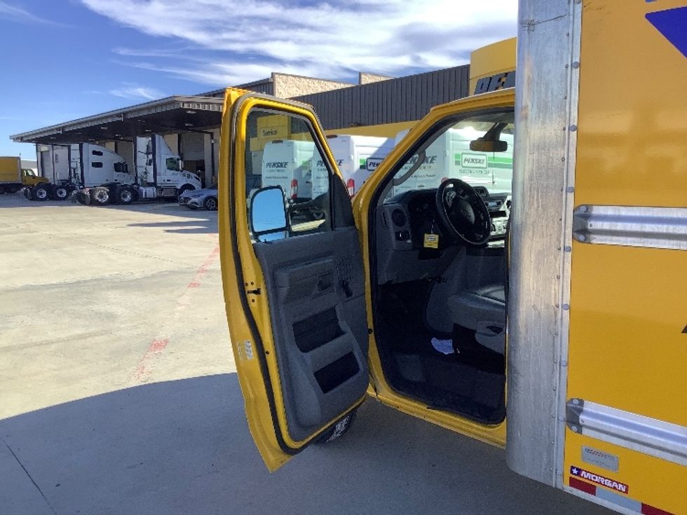Light Duty Box Truck-Light and Medium Duty Trucks-Ford-2021-E350-Cleveland-TN-85,093\n\t\tmiles-$ 33,500 - Image 16