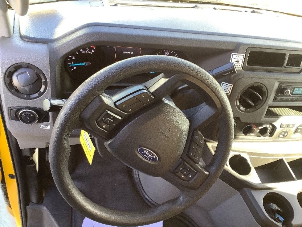 Light Duty Box Truck-Light and Medium Duty Trucks-Ford-2021-E350-Cleveland-TN-85,093\n\t\tmiles-$ 33,500 - Image 18