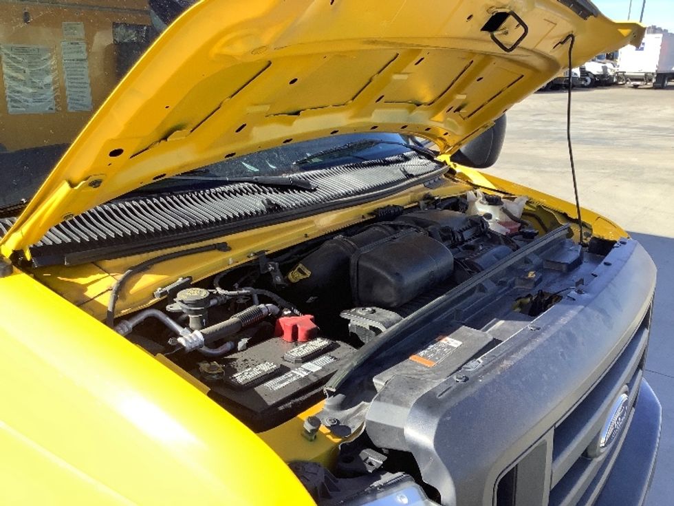 Light Duty Box Truck-Light and Medium Duty Trucks-Ford-2021-E350-Cleveland-TN-85,093\n\t\tmiles-$ 33,500 - Image 23