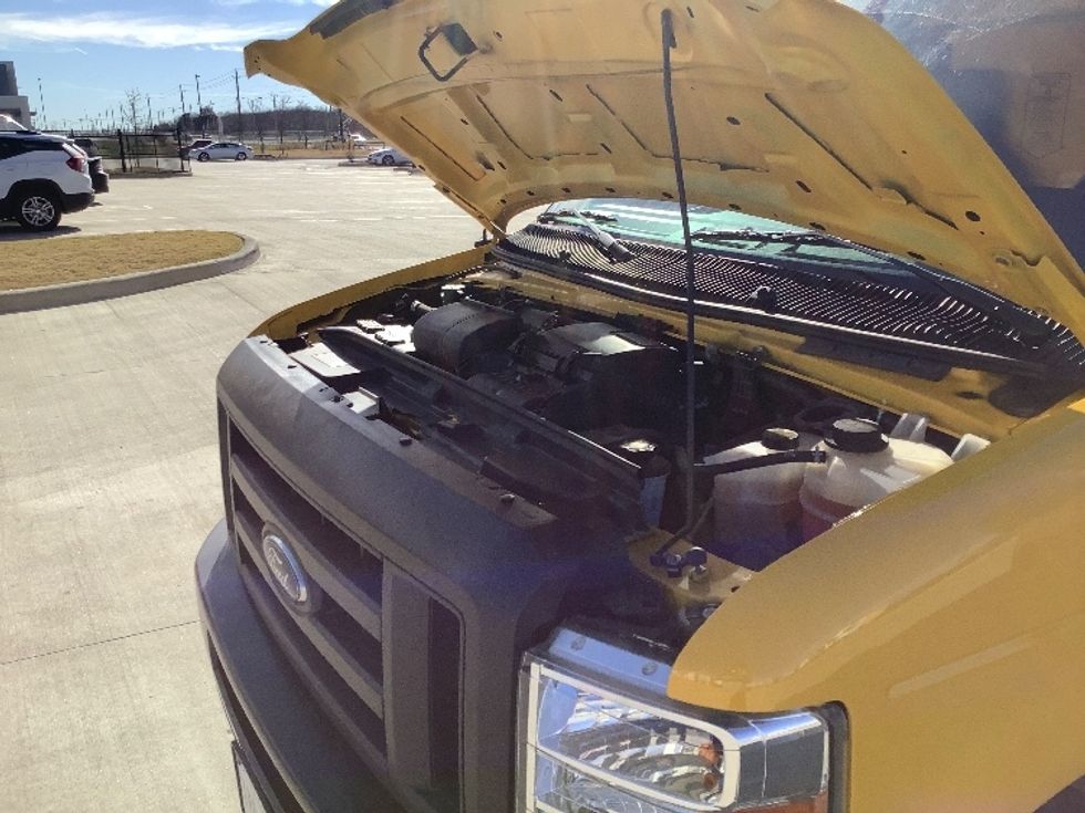 Light Duty Box Truck-Light and Medium Duty Trucks-Ford-2021-E350-Cleveland-TN-85,093\n\t\tmiles-$ 33,500 - Image 24