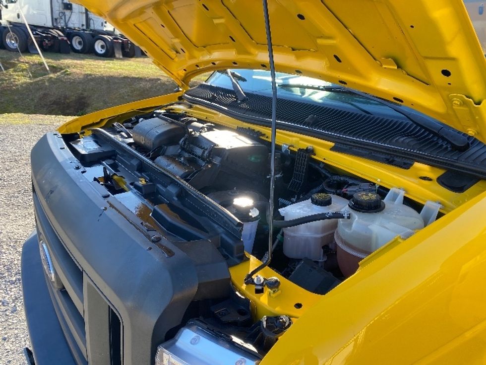 Light Duty Box Truck-Light and Medium Duty Trucks-Ford-2021-E350-Cleveland-TN-85,492\n\t\tmiles-$ 29,000 - Image 21