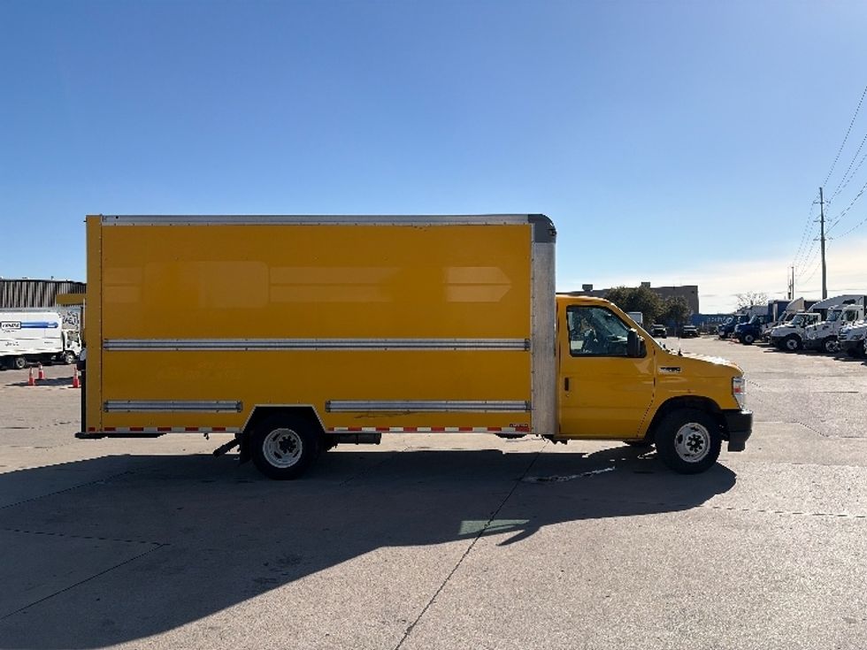 Light Duty Box Truck-Light and Medium Duty Trucks-Ford-2021-E350-Dallas-TX-101,338\n\t\tmiles-$ 25,750 - Image 15