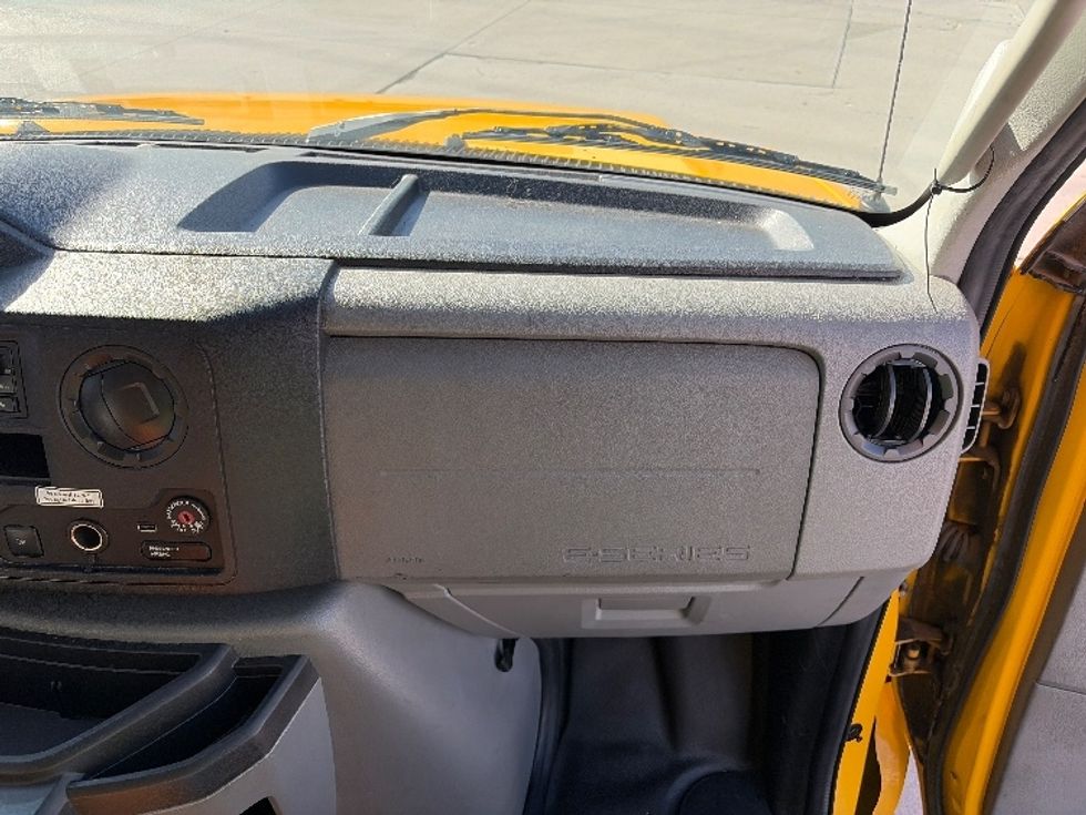 Light Duty Box Truck-Light and Medium Duty Trucks-Ford-2021-E350-Dallas-TX-101,338\n\t\tmiles-$ 25,750 - Image 21