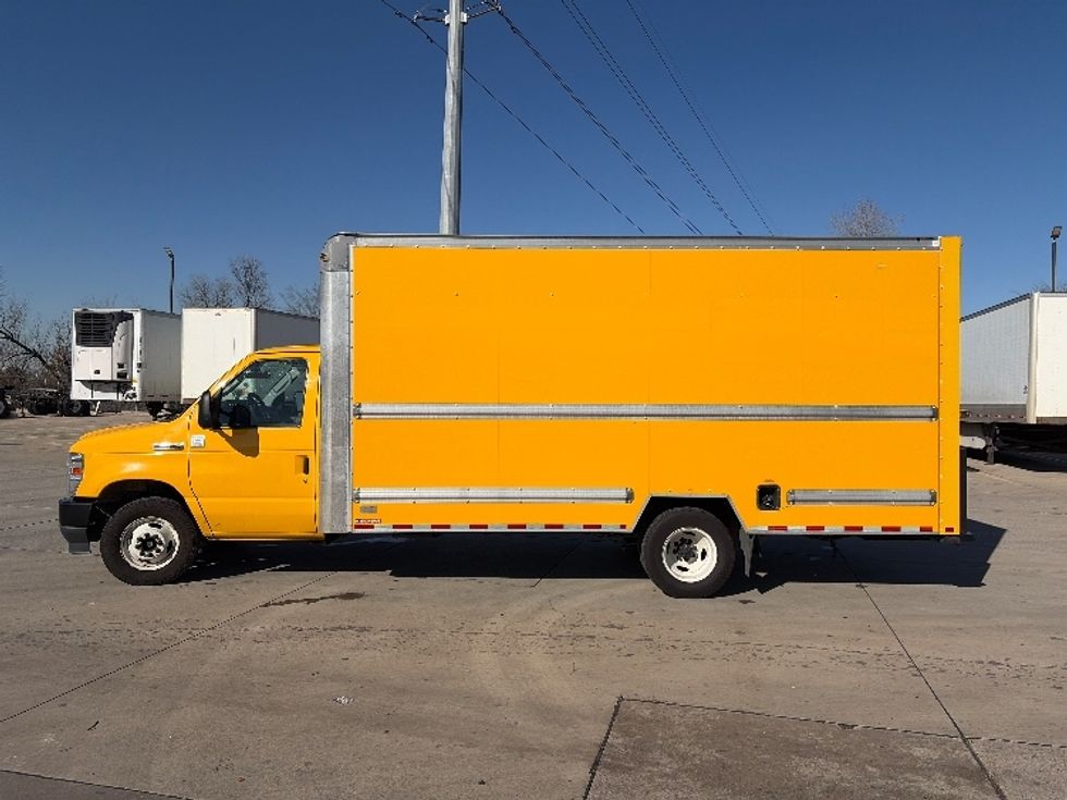 Light Duty Box Truck-Light and Medium Duty Trucks-Ford-2021-E350-Dallas-TX-101,338\n\t\tmiles-$ 25,750 - Image 4