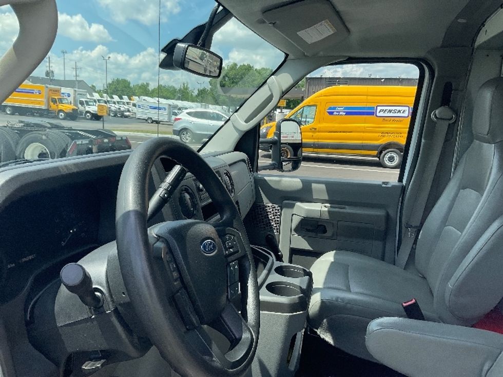 Light Duty Box Truck-Light and Medium Duty Trucks-Ford-2021-E350-Dayton-OH-86,907\n\t\tmiles-$ 36,750 - Image 15