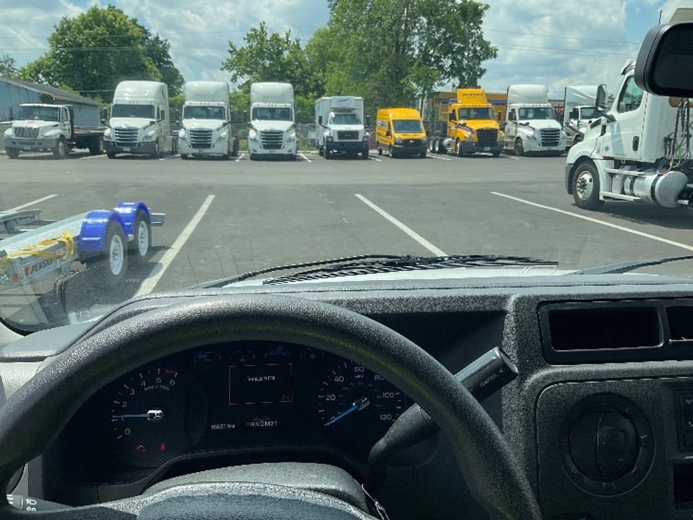 Light Duty Box Truck-Light and Medium Duty Trucks-Ford-2021-E350-Dayton-OH-86,907\n\t\tmiles-$ 36,750 - Image 16