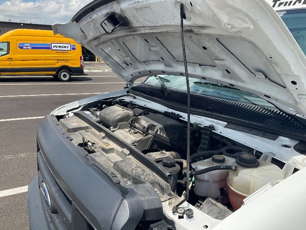 Light Duty Box Truck-Light and Medium Duty Trucks-Ford-2021-E350-Dayton-OH-86,907\n\t\tmiles-$ 36,750 - Image 22