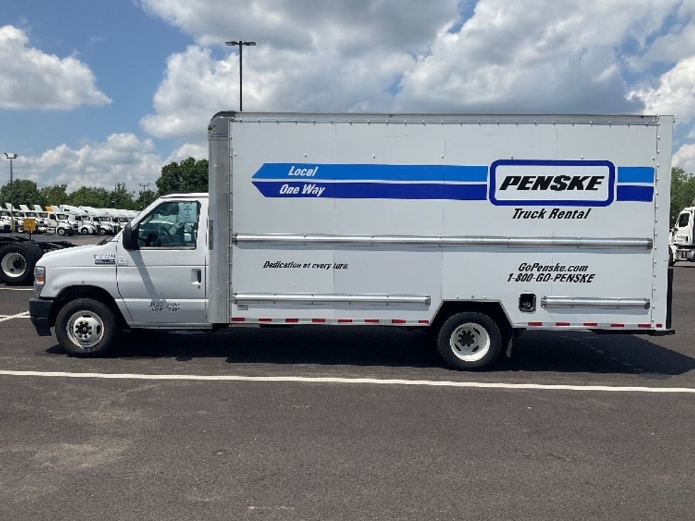 Light Duty Box Truck-Light and Medium Duty Trucks-Ford-2021-E350-Dayton-OH-86,907\n\t\tmiles-$ 36,750 - Image 4