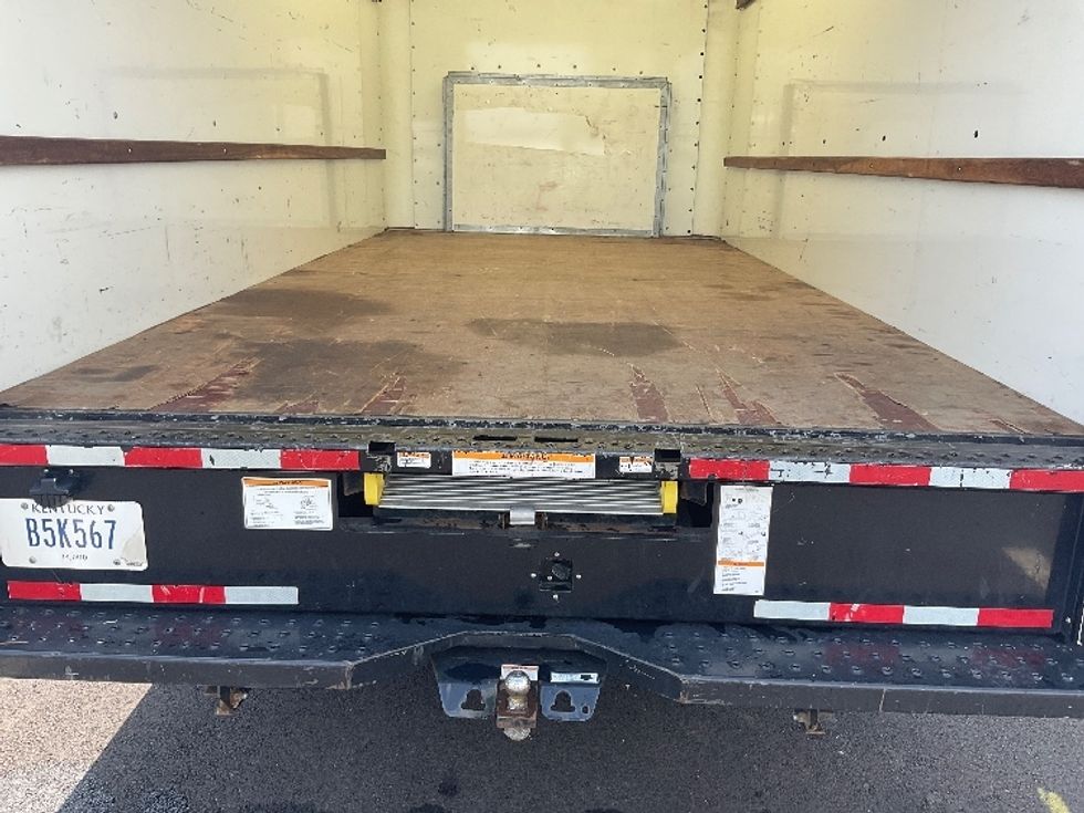 Light Duty Box Truck-Light and Medium Duty Trucks-Ford-2021-E350-Dayton-OH-86,907\n\t\tmiles-$ 36,750 - Image 9