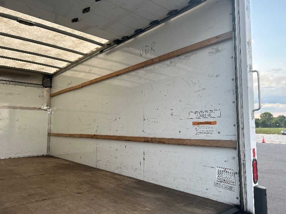 Light Duty Box Truck-Light and Medium Duty Trucks-Ford-2021-E350-Decatur-AL-99,154\n\t\tmiles-$ 29,750 - Image 12