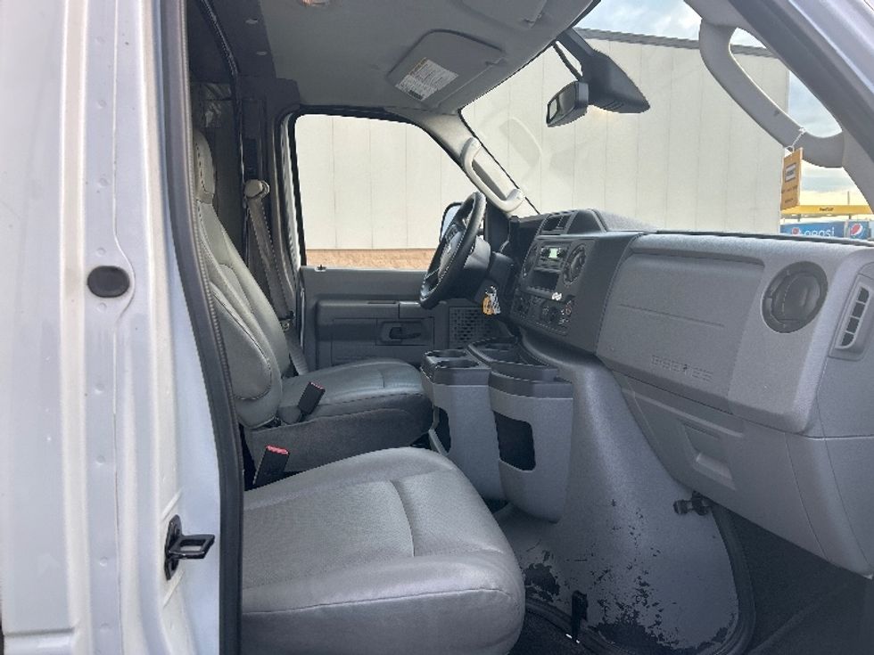 Light Duty Box Truck-Light and Medium Duty Trucks-Ford-2021-E350-Decatur-AL-99,154\n\t\tmiles-$ 29,750 - Image 22