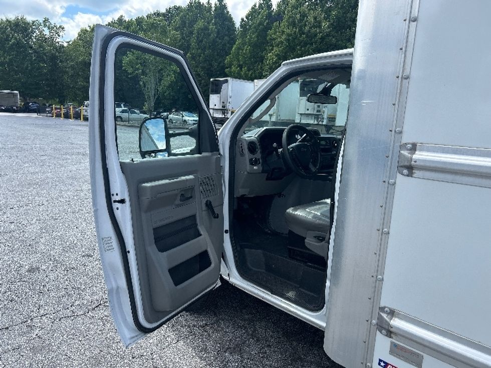 Light Duty Box Truck-Light and Medium Duty Trucks-Ford-2021-E350-Duluth-GA-139,038\n\t\tmiles-$ 24,250 - Image 16
