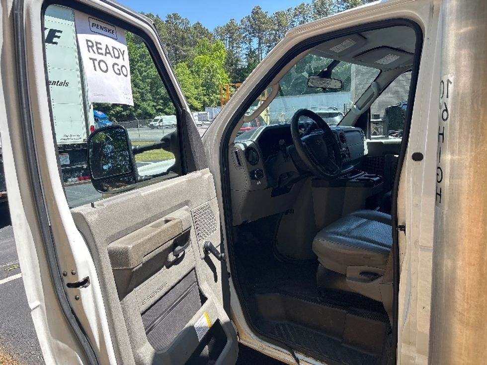 Light Duty Box Truck-Light and Medium Duty Trucks-Ford-2021-E350-Duluth-GA-80,431\n\t\tmiles-$ 32,000 - Image 15