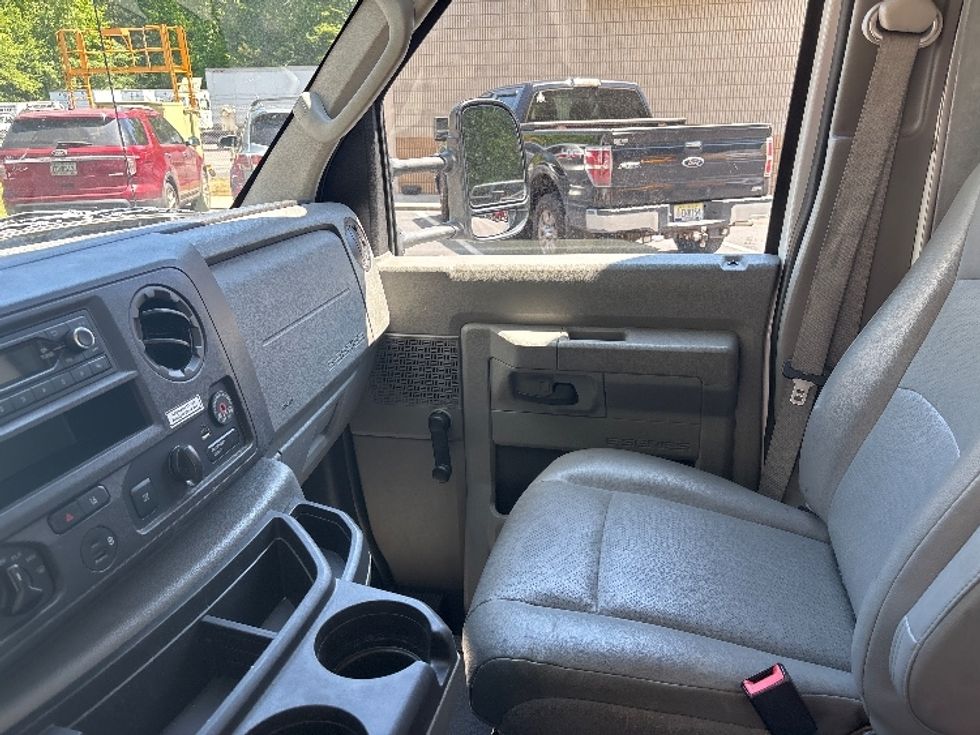 Light Duty Box Truck-Light and Medium Duty Trucks-Ford-2021-E350-Duluth-GA-80,431\n\t\tmiles-$ 32,000 - Image 18