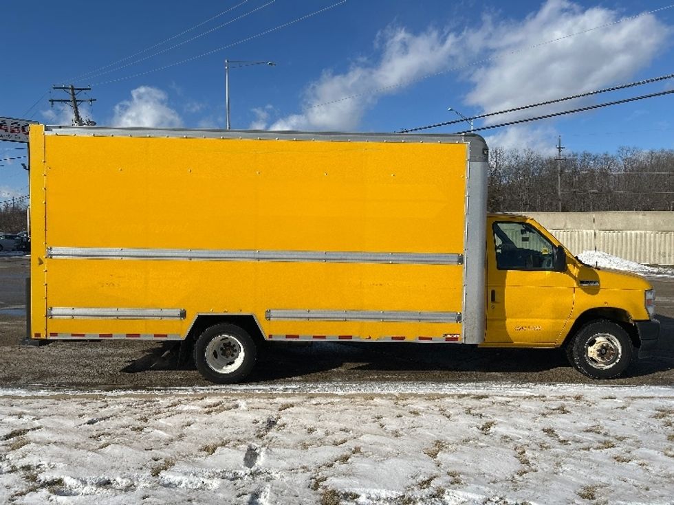 Light Duty Box Truck-Light and Medium Duty Trucks-Ford-2021-E350-East Chicago-IN-102,465\n\t\tmiles-$ 26,250 - Image 14