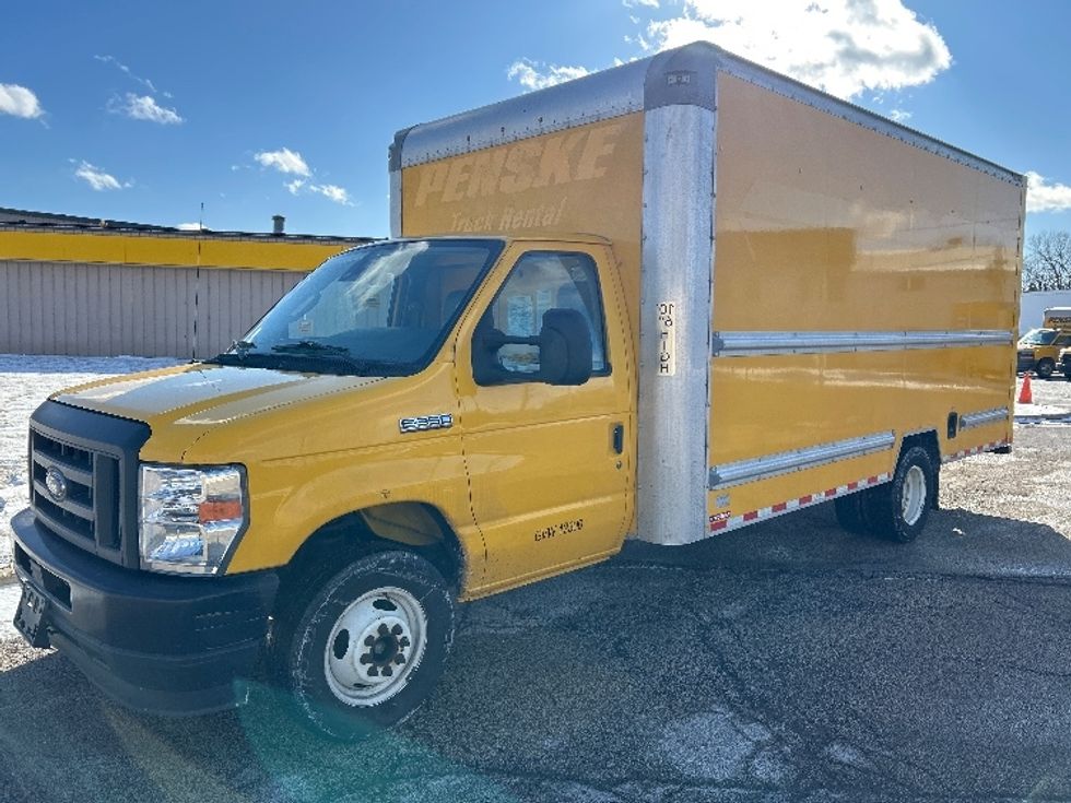 Light Duty Box Truck-Light and Medium Duty Trucks-Ford-2021-E350-East Chicago-IN-102,465\n\t\tmiles-$ 26,250 - Image 3