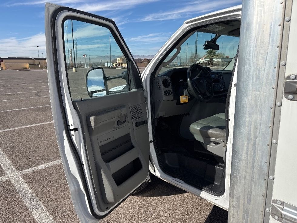 Light Duty Box Truck-Light and Medium Duty Trucks-Ford-2021-E350-El Paso-TX-101,434\n\t\tmiles-$ 29,750 - Image 15