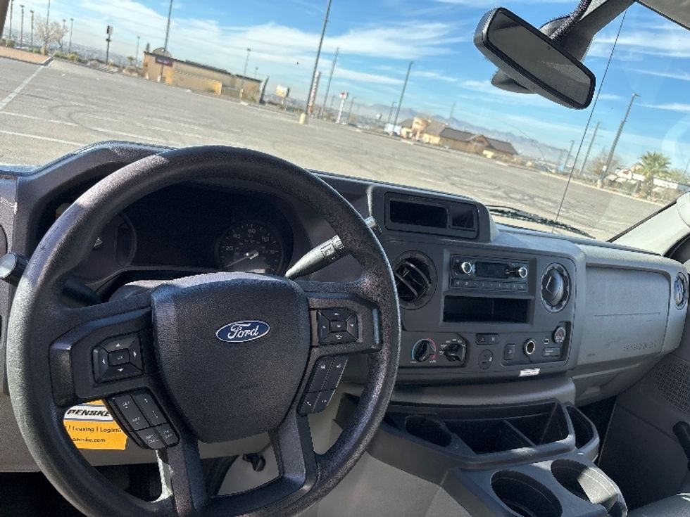 Light Duty Box Truck-Light and Medium Duty Trucks-Ford-2021-E350-El Paso-TX-101,434\n\t\tmiles-$ 29,750 - Image 17