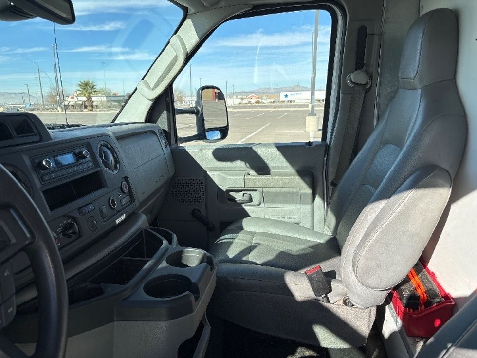 Light Duty Box Truck-Light and Medium Duty Trucks-Ford-2021-E350-El Paso-TX-101,434\n\t\tmiles-$ 29,750 - Image 18