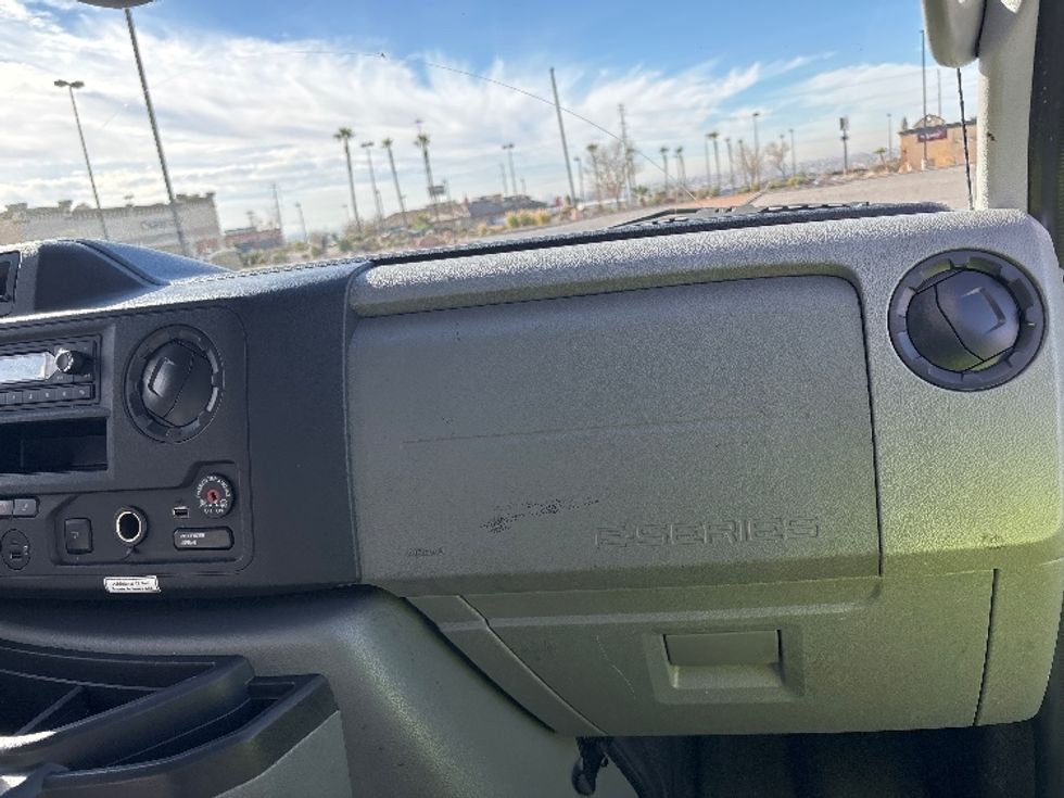 Light Duty Box Truck-Light and Medium Duty Trucks-Ford-2021-E350-El Paso-TX-101,434\n\t\tmiles-$ 29,750 - Image 20