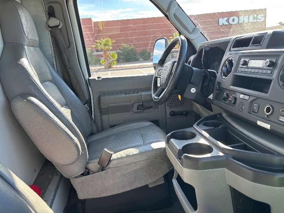 Light Duty Box Truck-Light and Medium Duty Trucks-Ford-2021-E350-El Paso-TX-101,434\n\t\tmiles-$ 29,750 - Image 21
