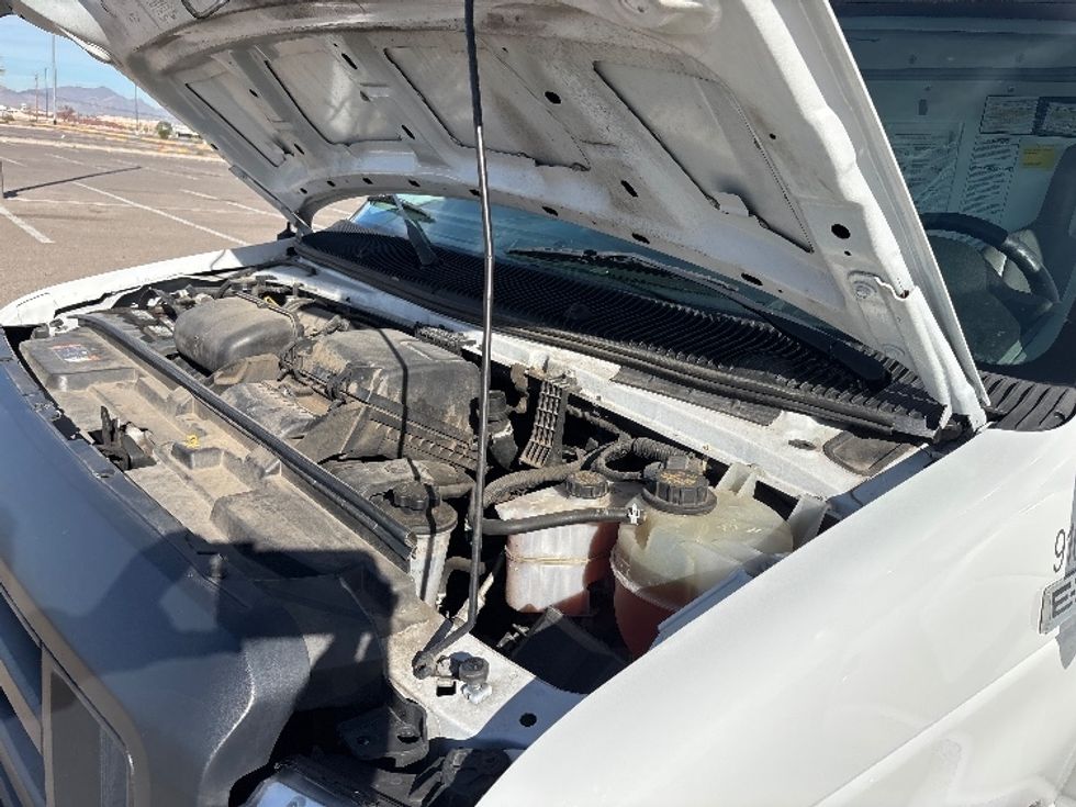 Light Duty Box Truck-Light and Medium Duty Trucks-Ford-2021-E350-El Paso-TX-101,434\n\t\tmiles-$ 29,750 - Image 23