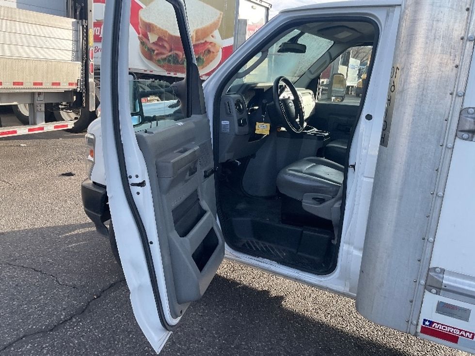 Light Duty Box Truck-Light and Medium Duty Trucks-Ford-2021-E350-El Paso-TX-96,052\n\t\tmiles-$ 30,500 - Image 16