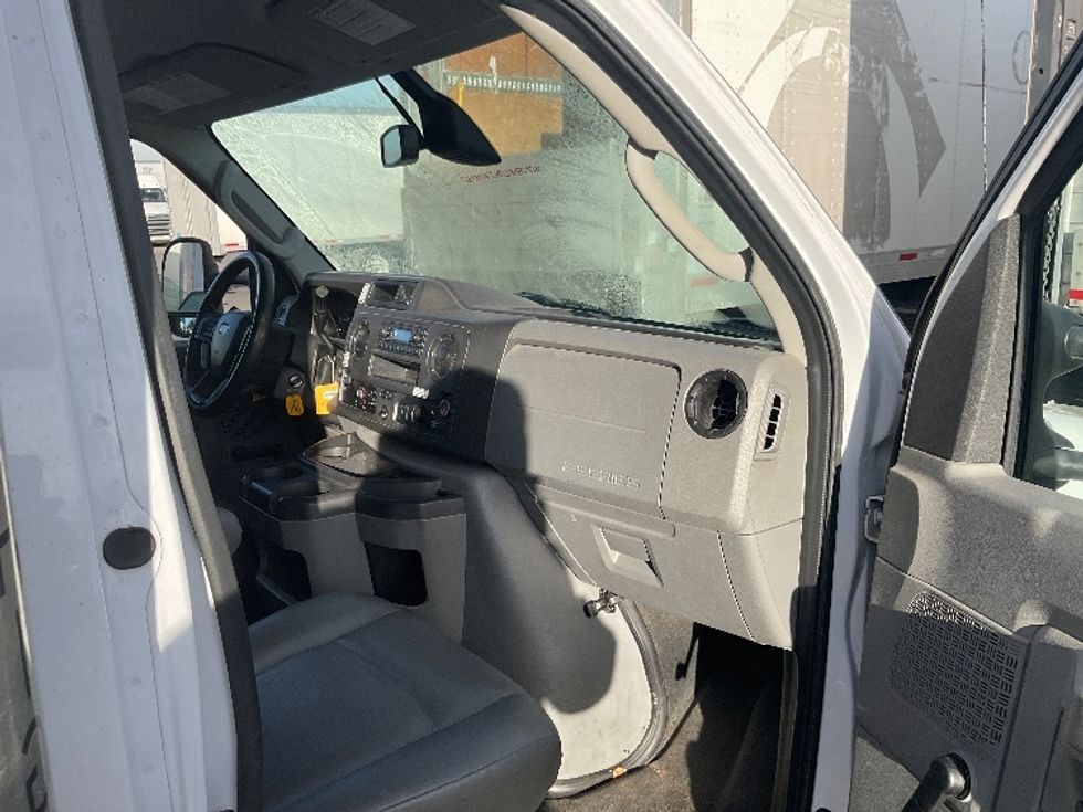Light Duty Box Truck-Light and Medium Duty Trucks-Ford-2021-E350-El Paso-TX-96,052\n\t\tmiles-$ 30,500 - Image 21
