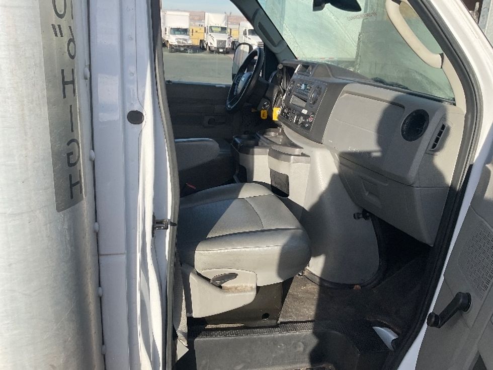 Light Duty Box Truck-Light and Medium Duty Trucks-Ford-2021-E350-El Paso-TX-96,052\n\t\tmiles-$ 30,500 - Image 22