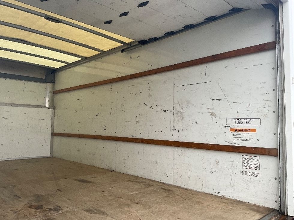 Light Duty Box Truck-Light and Medium Duty Trucks-Ford-2021-E350-Everett-WA-111,141\n\t\tmiles-$ 28,500 - Image 10