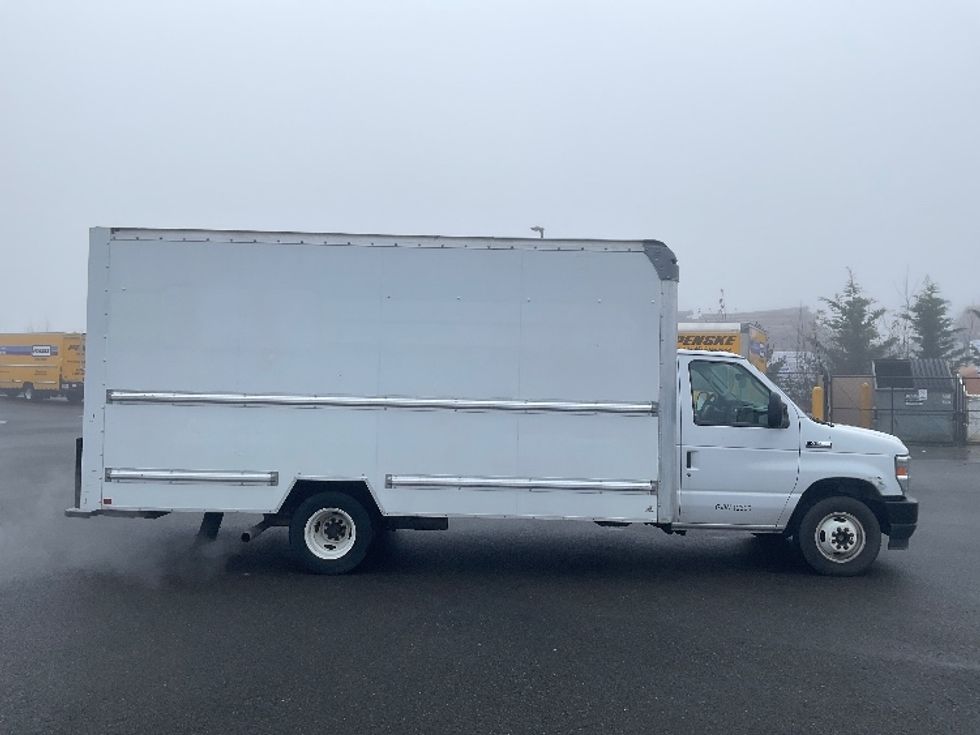 Light Duty Box Truck-Light and Medium Duty Trucks-Ford-2021-E350-Everett-WA-111,141\n\t\tmiles-$ 28,500 - Image 12