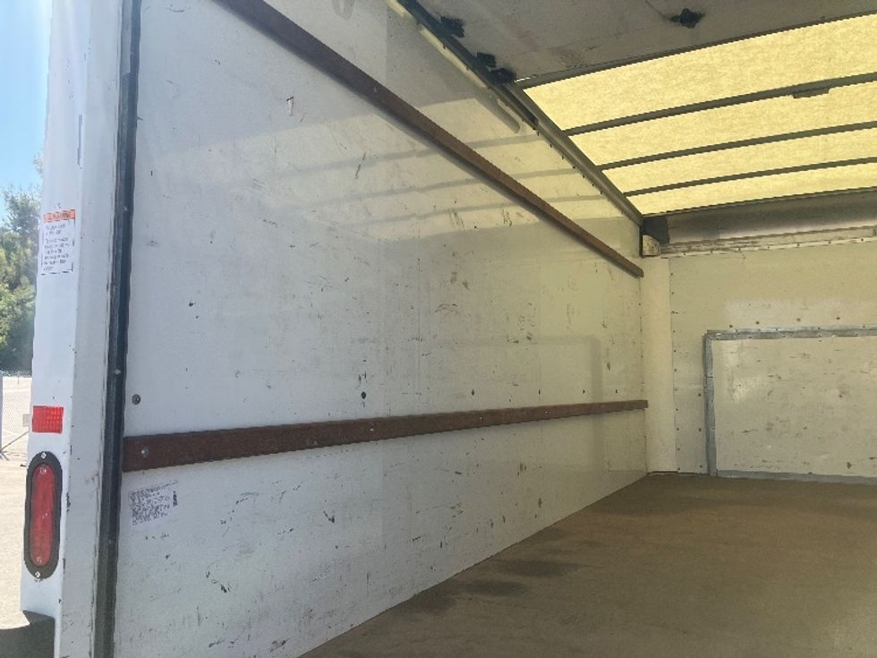 Light Duty Box Truck-Light and Medium Duty Trucks-Ford-2021-E350-Fontana-CA-89,725\n\t\tmiles-$ 31,000 - Image 10