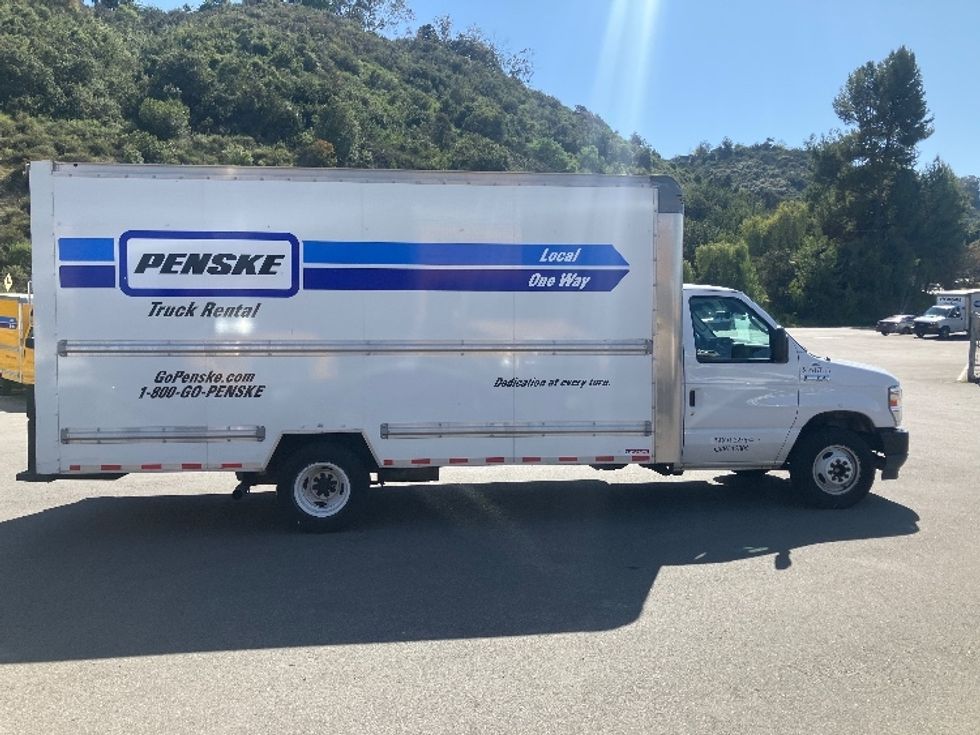 Light Duty Box Truck-Light and Medium Duty Trucks-Ford-2021-E350-Fontana-CA-89,725\n\t\tmiles-$ 31,000 - Image 14