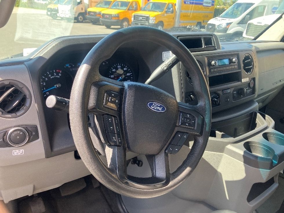 Light Duty Box Truck-Light and Medium Duty Trucks-Ford-2021-E350-Fontana-CA-89,725\n\t\tmiles-$ 31,000 - Image 16
