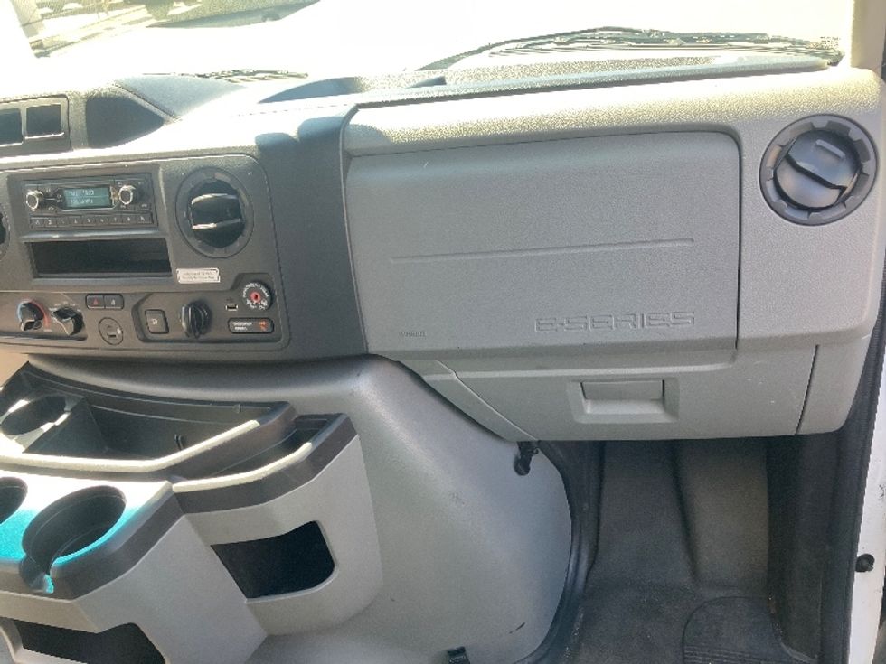Light Duty Box Truck-Light and Medium Duty Trucks-Ford-2021-E350-Fontana-CA-89,725\n\t\tmiles-$ 31,000 - Image 20
