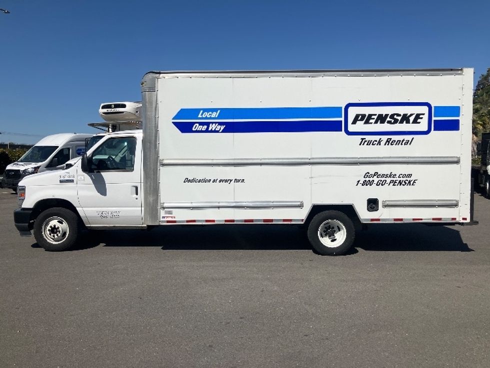 Light Duty Box Truck-Light and Medium Duty Trucks-Ford-2021-E350-Fontana-CA-89,725\n\t\tmiles-$ 31,000 - Image 4