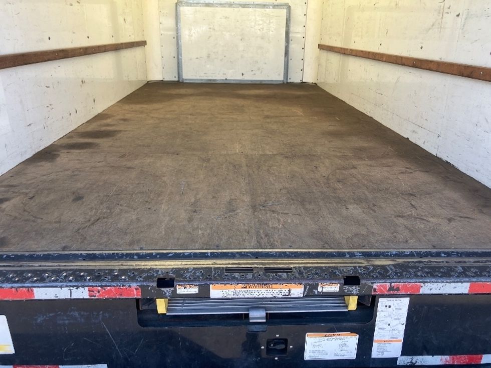 Light Duty Box Truck-Light and Medium Duty Trucks-Ford-2021-E350-Fontana-CA-89,725\n\t\tmiles-$ 31,000 - Image 9