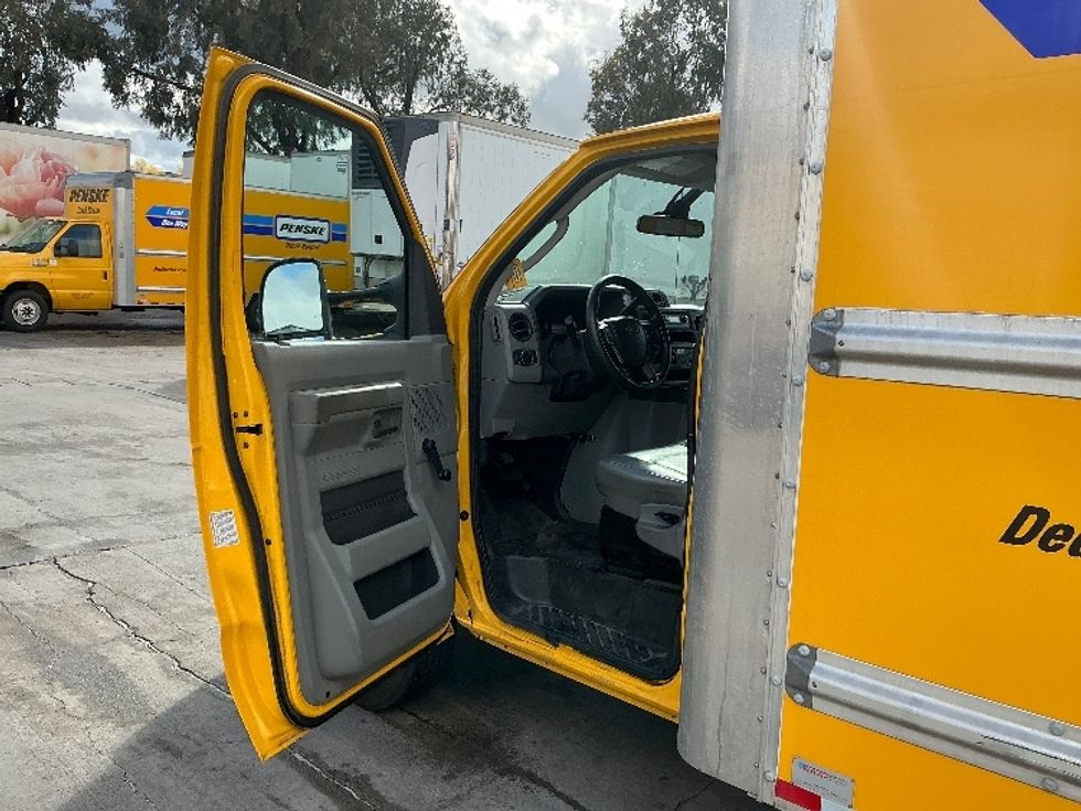 Light Duty Box Truck-Light and Medium Duty Trucks-Ford-2021-E350-Fontana-CA-95,150\n\t\tmiles-$ 27,750 - Image 15