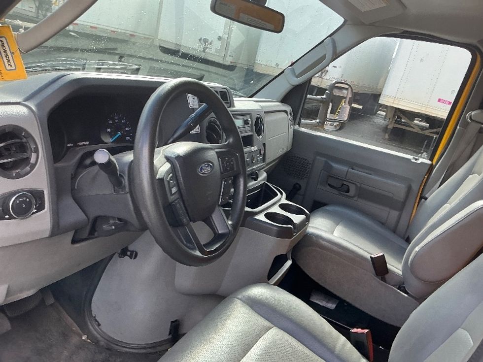Light Duty Box Truck-Light and Medium Duty Trucks-Ford-2021-E350-Fontana-CA-95,150\n\t\tmiles-$ 27,750 - Image 16