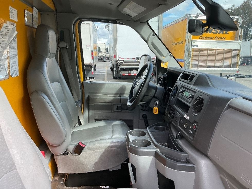 Light Duty Box Truck-Light and Medium Duty Trucks-Ford-2021-E350-Fontana-CA-95,150\n\t\tmiles-$ 27,750 - Image 21