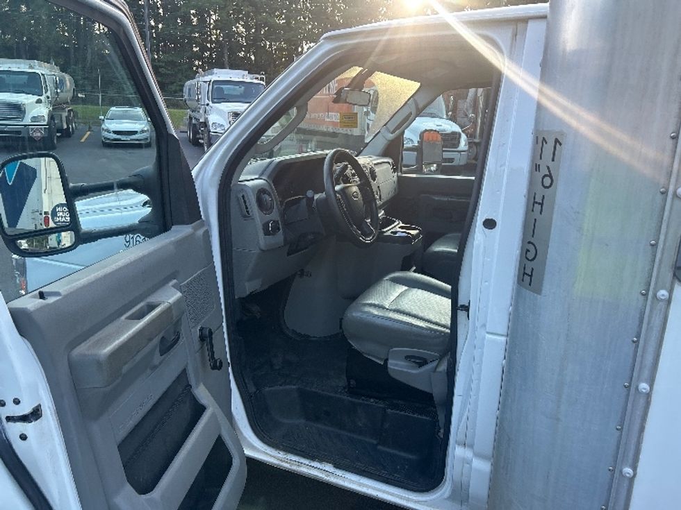 Light Duty Box Truck-Light and Medium Duty Trucks-Ford-2021-E350-Forest Park-GA-109,698\n\t\tmiles-$ 25,250 - Image 15