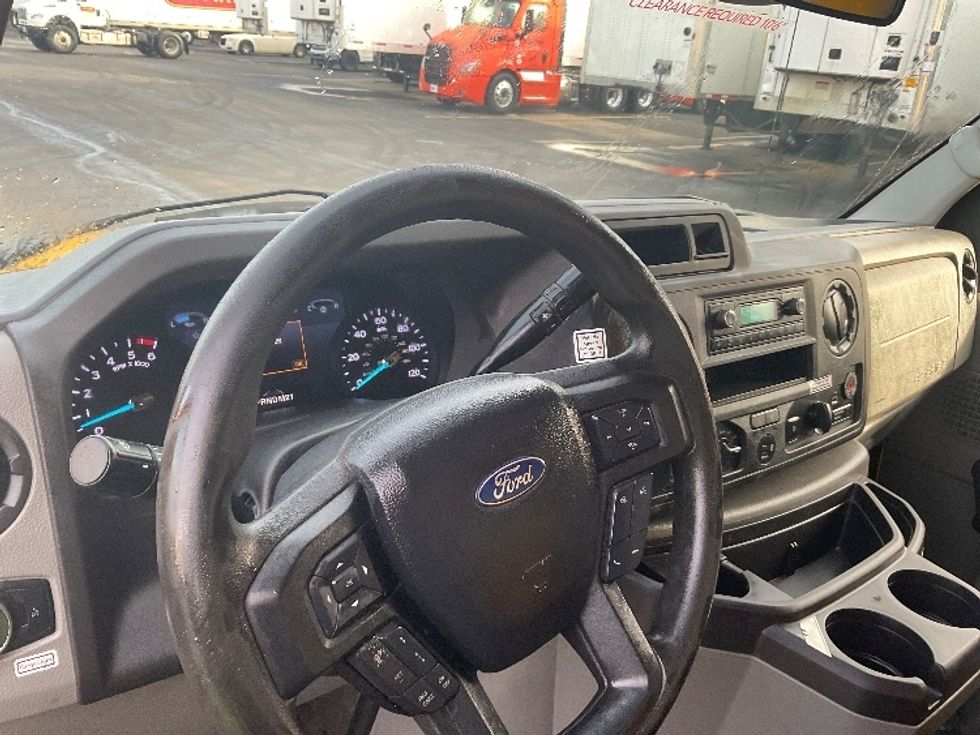 Light Duty Box Truck-Light and Medium Duty Trucks-Ford-2021-E350-Gahanna-OH-101,070\n\t\tmiles-$ 25,250 - Image 17