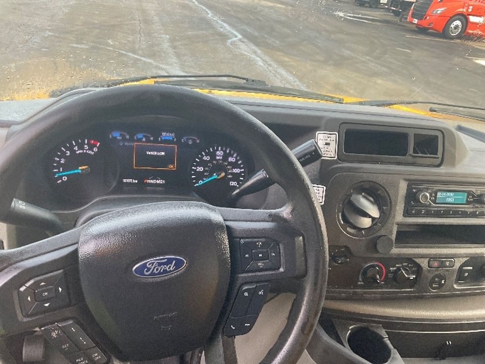 Light Duty Box Truck-Light and Medium Duty Trucks-Ford-2021-E350-Gahanna-OH-101,070\n\t\tmiles-$ 25,250 - Image 18
