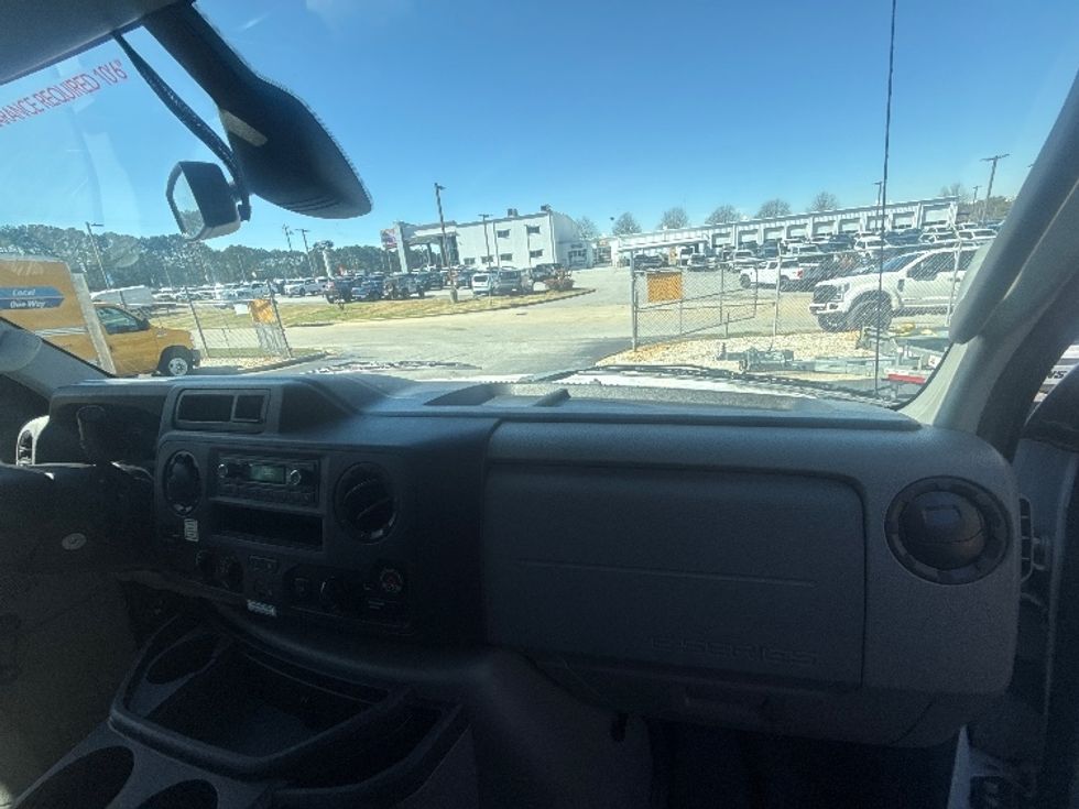 Light Duty Box Truck-Light and Medium Duty Trucks-Ford-2021-E350-Gainesville-GA-89,286\n\t\tmiles-$ 31,000 - Image 21