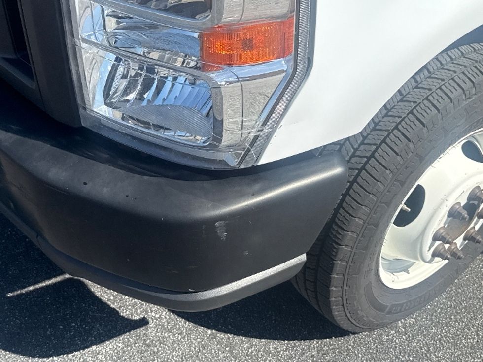 Light Duty Box Truck-Light and Medium Duty Trucks-Ford-2021-E350-Gainesville-GA-89,286\n\t\tmiles-$ 31,000 - Image 25