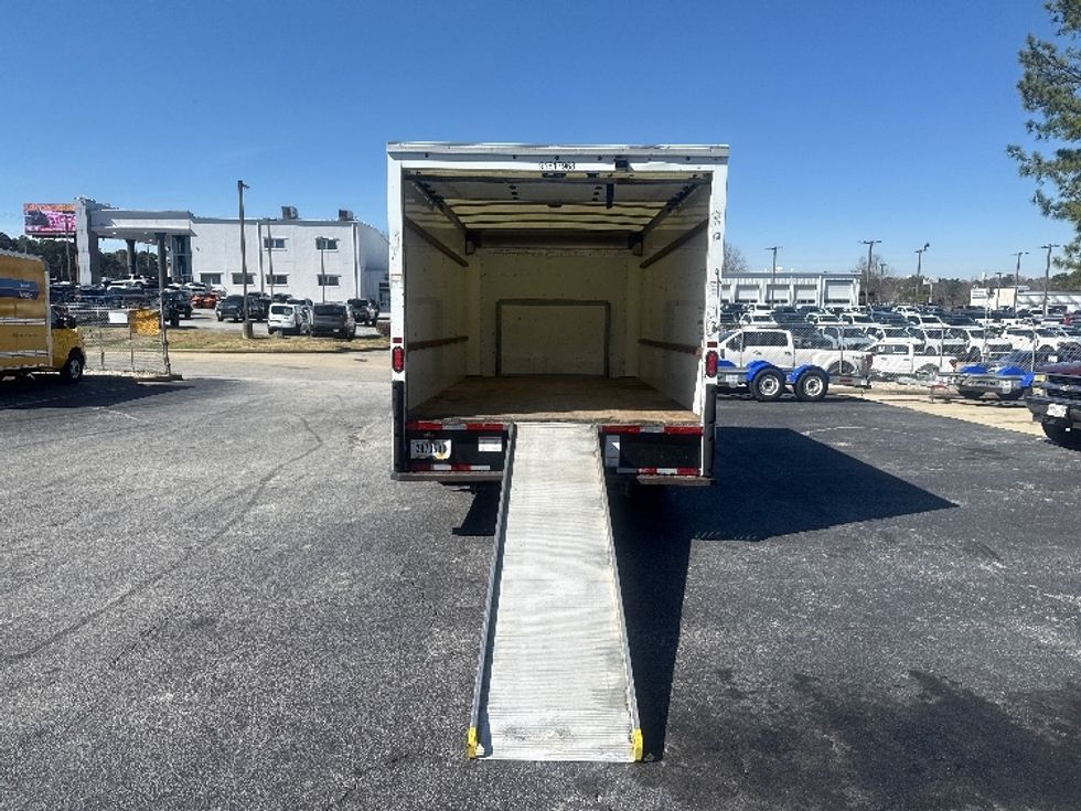 Light Duty Box Truck-Light and Medium Duty Trucks-Ford-2021-E350-Gainesville-GA-89,286\n\t\tmiles-$ 31,000 - Image 9